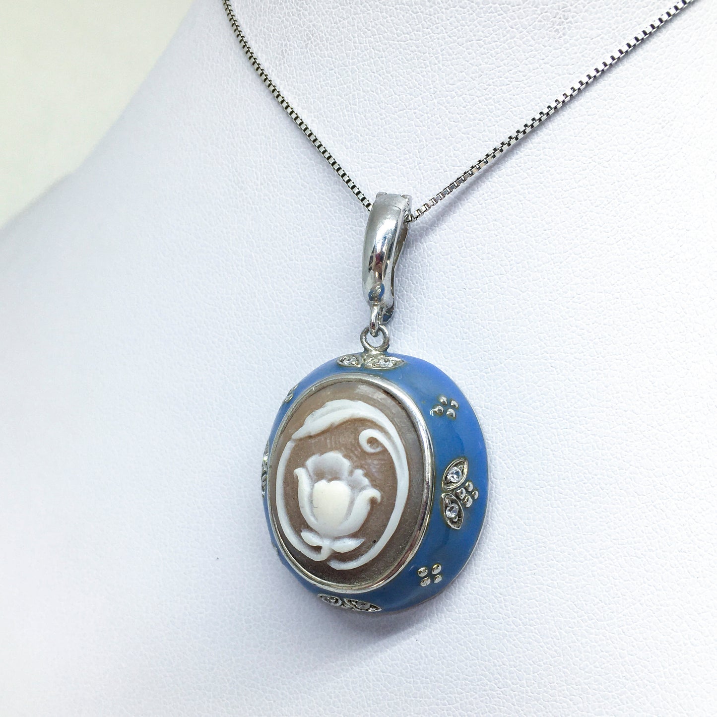 Italian Cameo Pendant Flower Cameo