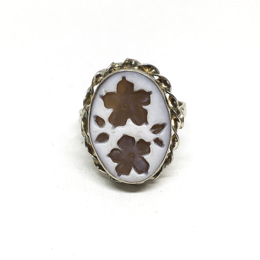 Cameo Ring Reverse Engraving Flowers