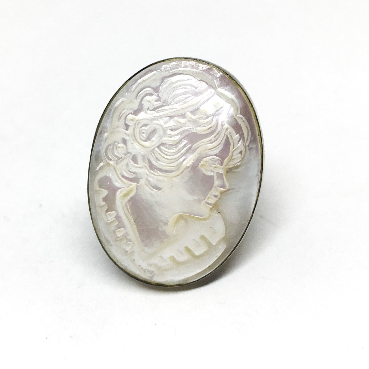 Anello-cammeo-Incisione-su-Madreperla-Profilo-Donna 