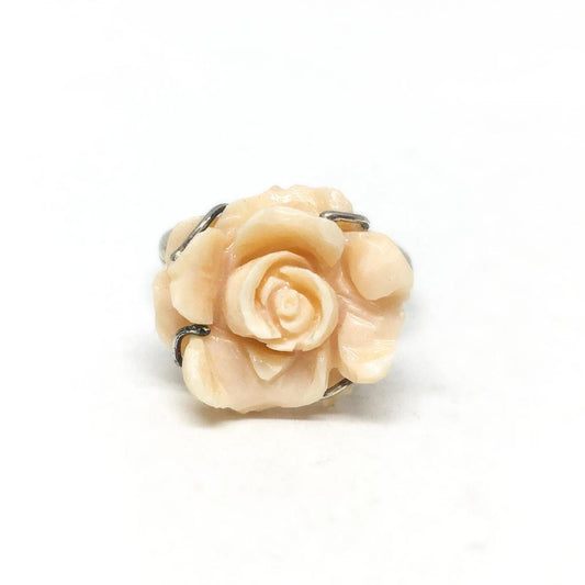 Anello cammeo su Conchiglia