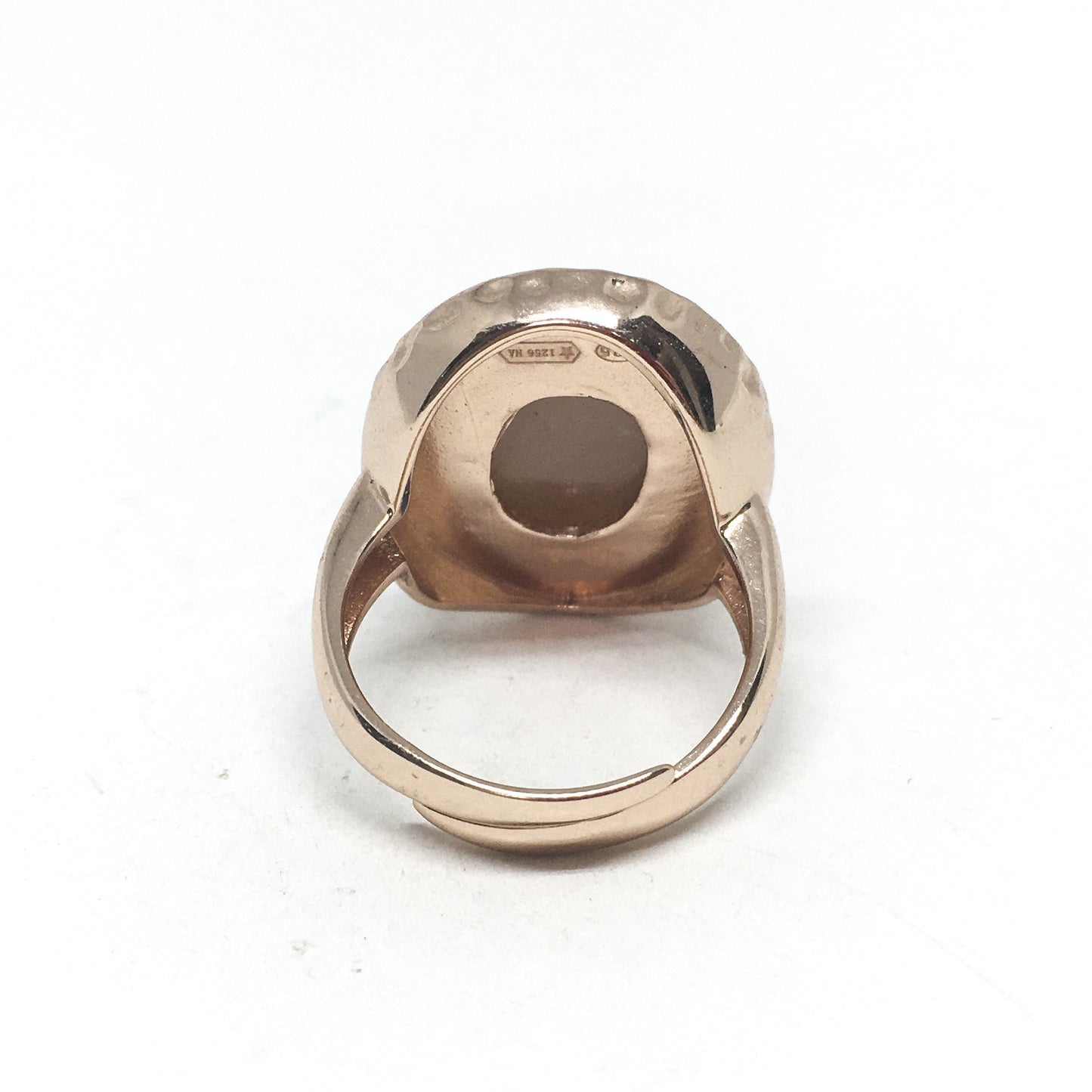 Cameo ring with flower