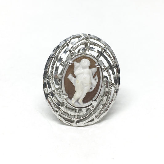 Cameo ring with cherub engraving